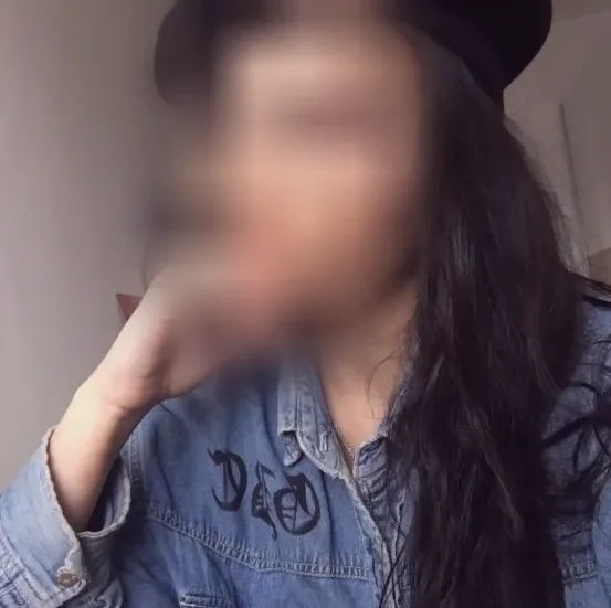 Nawal, 28 años
